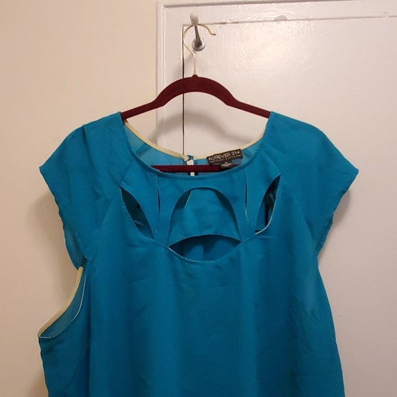 Short sleeve green blouse - Picture 2 of 4